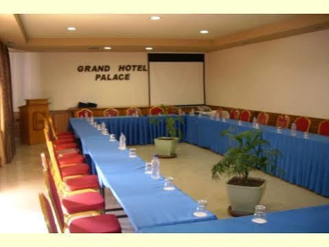 كورتشي Grand Palace Hotel المظهر الخارجي الصورة